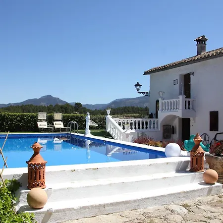 Cortijo Entero La Tina Nueva Holiday home *